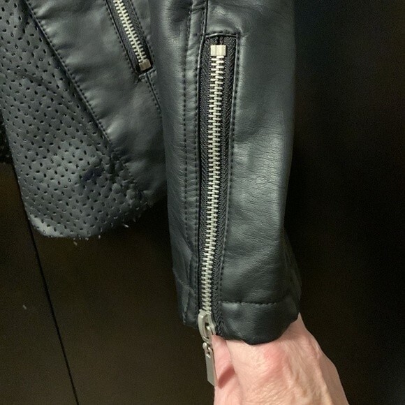 Kate‎ and Mallory faux leather jacket-size M - Picture 3 of 8